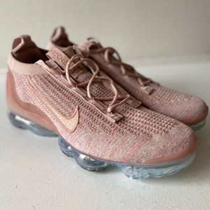 Nike Air Vapormax 2021 Flyknit Pink Women’s Size 12 Men’s Size 10 DJ9975-600